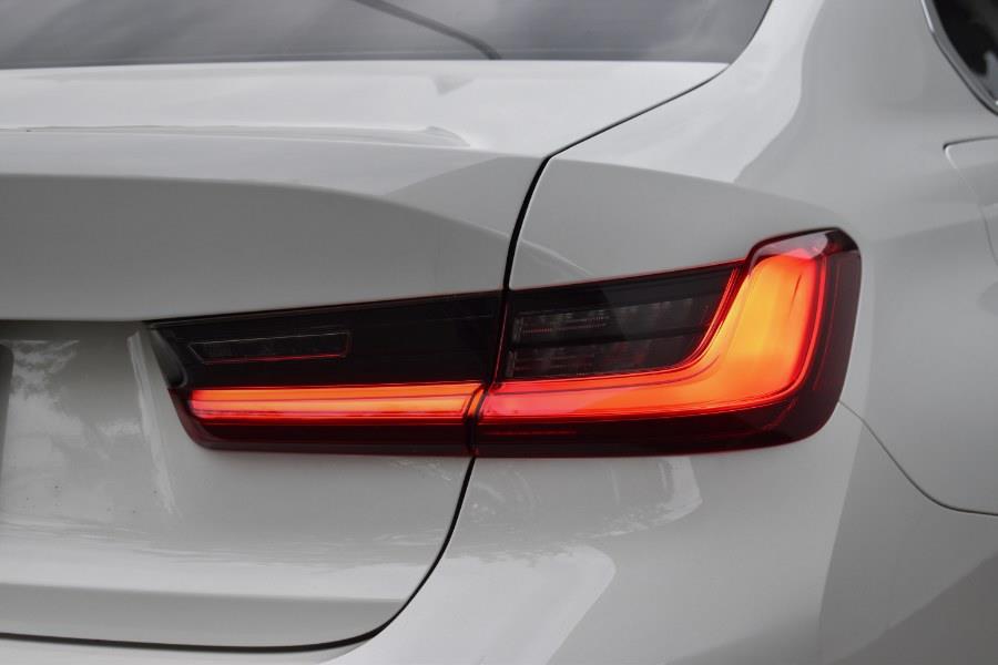 2021 BMW 3-Series 330i xDrive Sedan photo