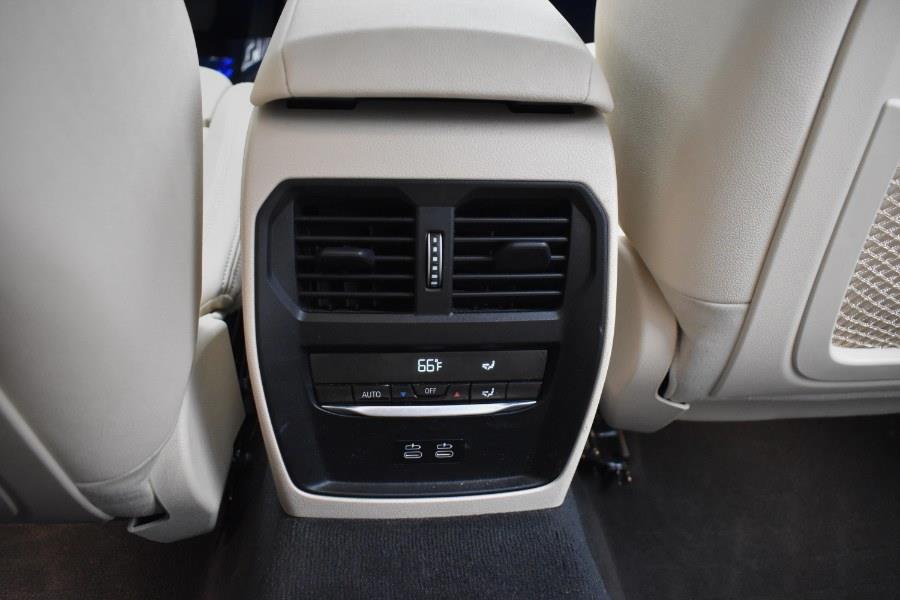2021 BMW 3-Series 330i xDrive Sedan photo
