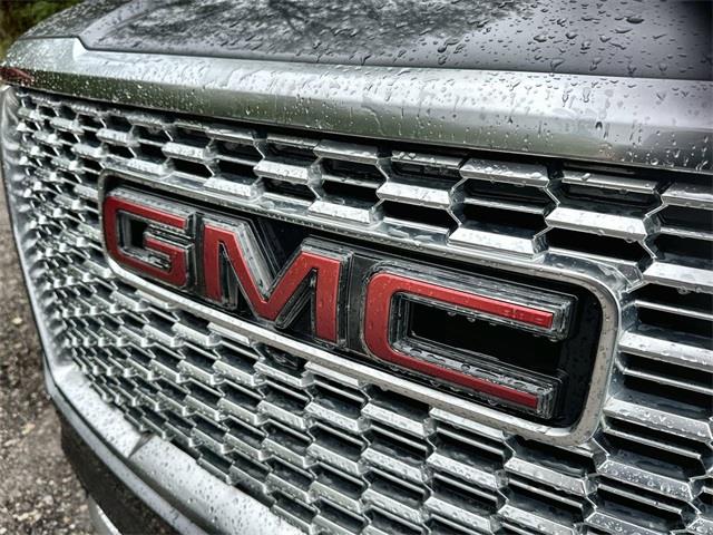 2022 GMC Yukon Denali photo