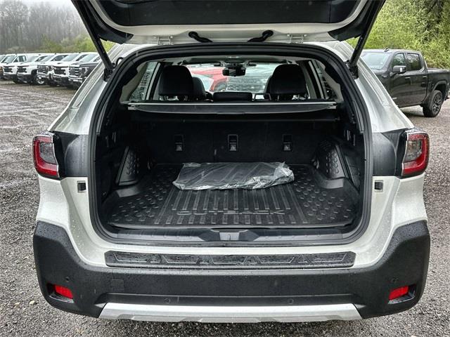 2023 Subaru Outback Touring XT photo