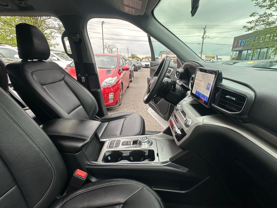2020 Ford Explorer XLT RWD photo