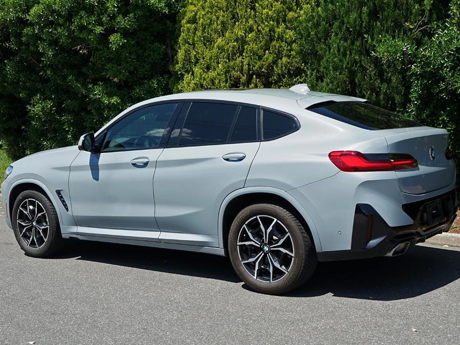 2022 BMW X4 xDrive30i photo