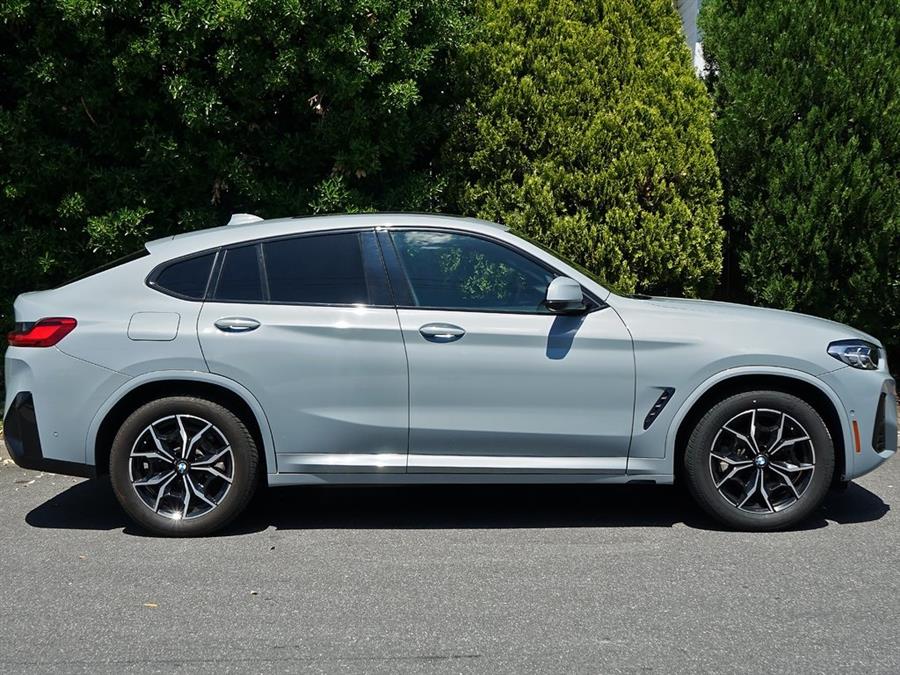 2022 BMW X4 xDrive30i photo