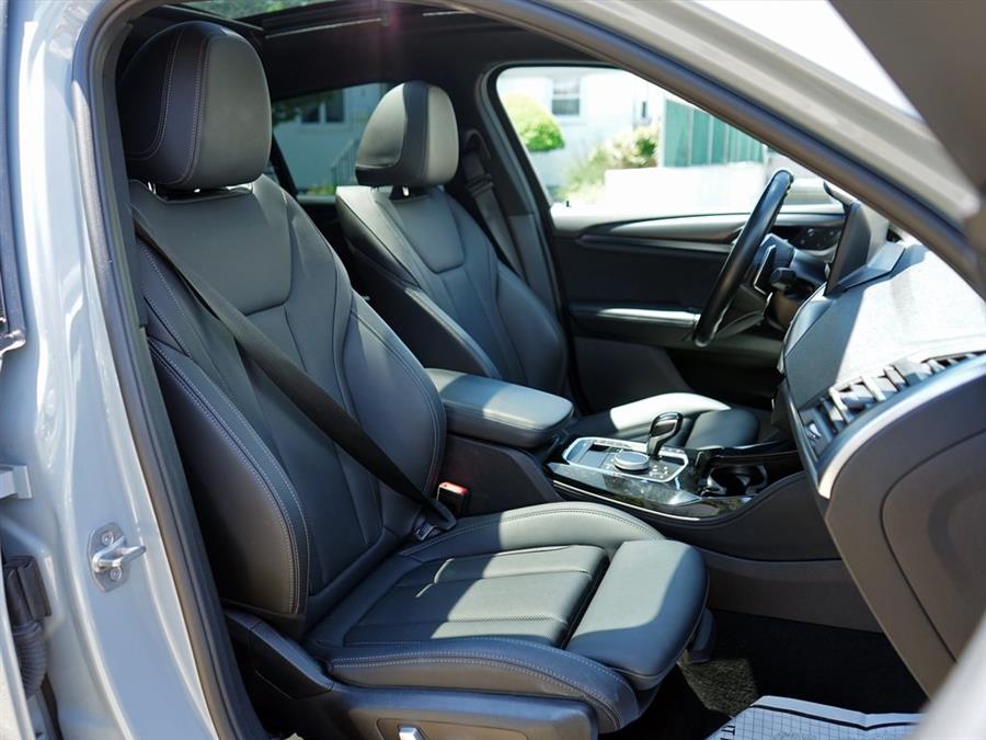 2022 BMW X4 xDrive30i photo