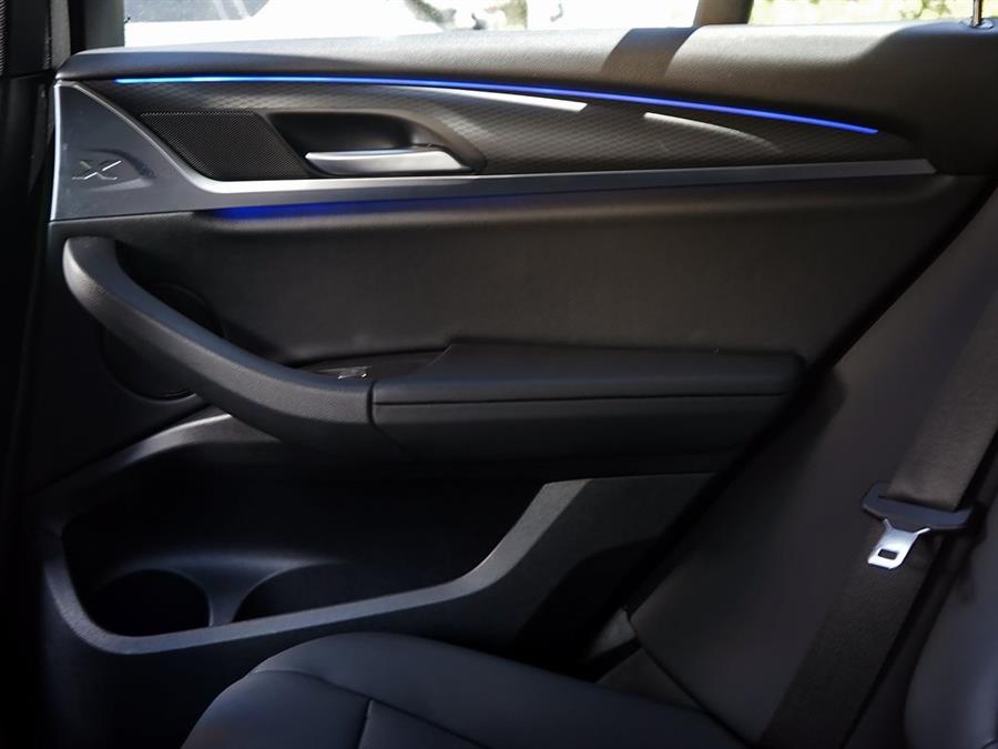 2022 BMW X4 xDrive30i photo