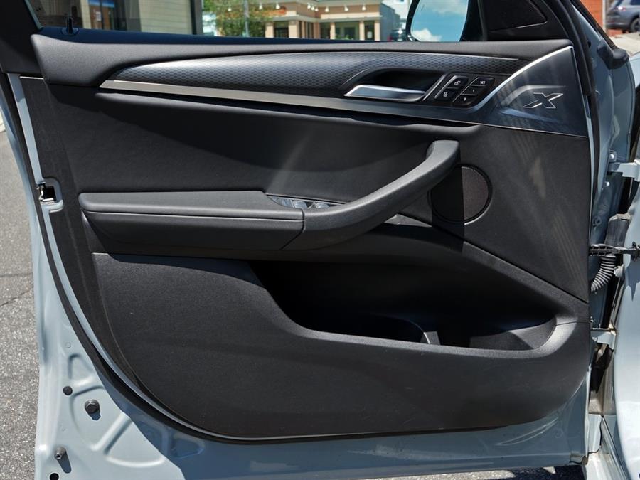 2022 BMW X4 xDrive30i photo