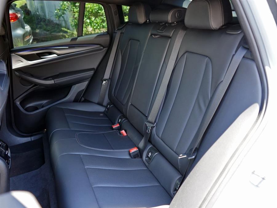 2022 BMW X4 xDrive30i photo