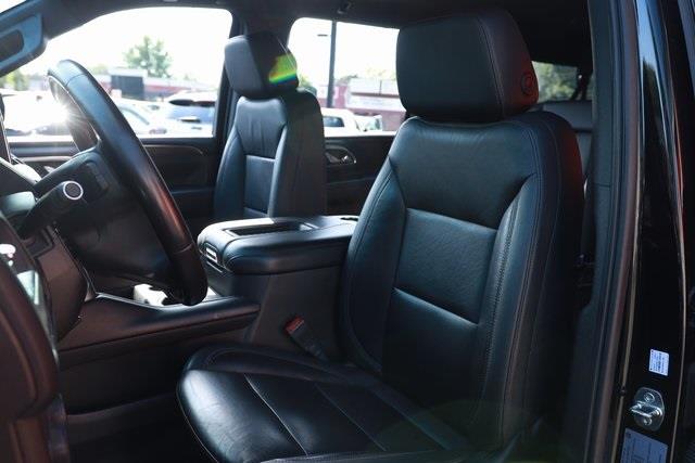2023 Chevrolet Suburban LT photo