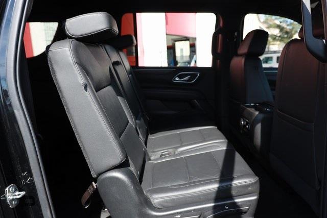 2023 Chevrolet Suburban LT photo