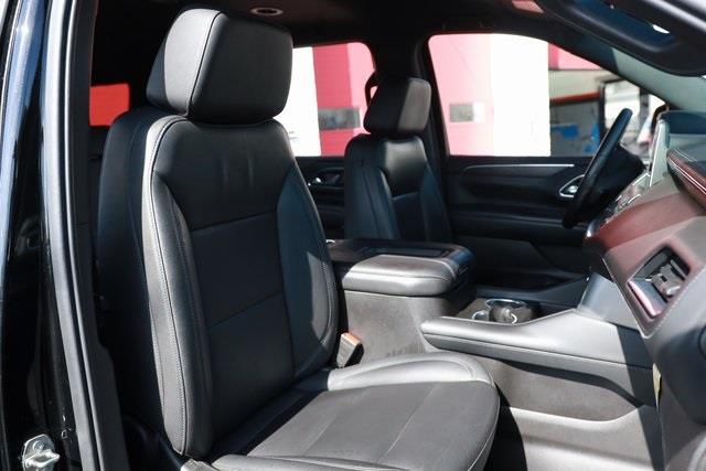 2023 Chevrolet Suburban LT photo