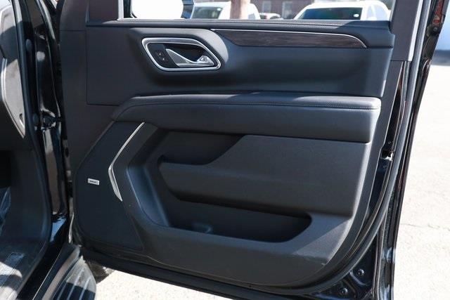 2023 Chevrolet Suburban LT photo