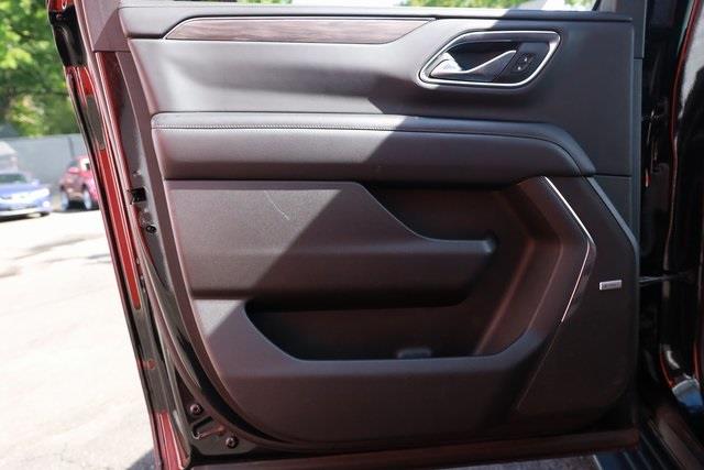 2023 Chevrolet Suburban LT photo