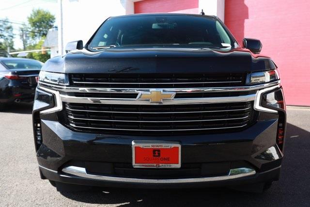 2023 Chevrolet Suburban LT photo