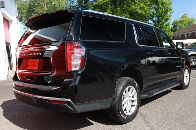 2023 Chevrolet Suburban LT photo