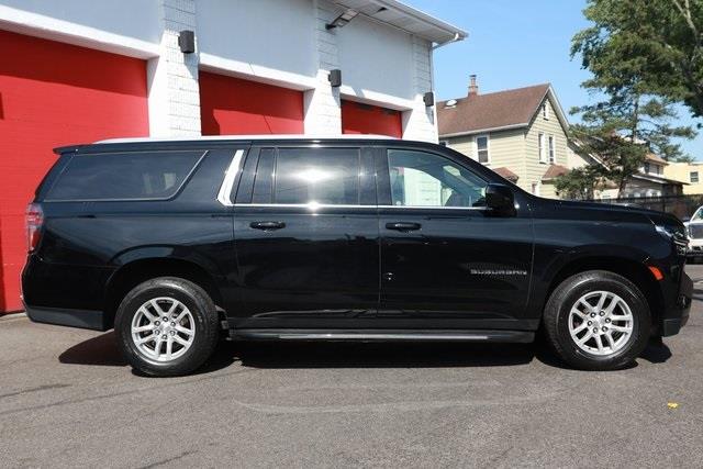2023 Chevrolet Suburban LT photo