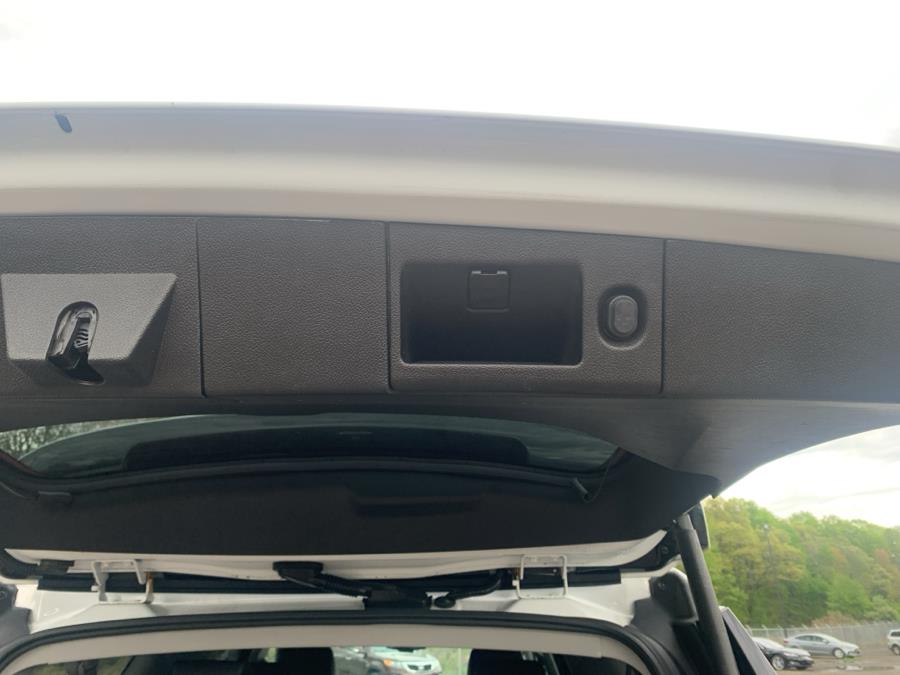 2017 GMC Yukon XL 4WD 4dr SLT photo
