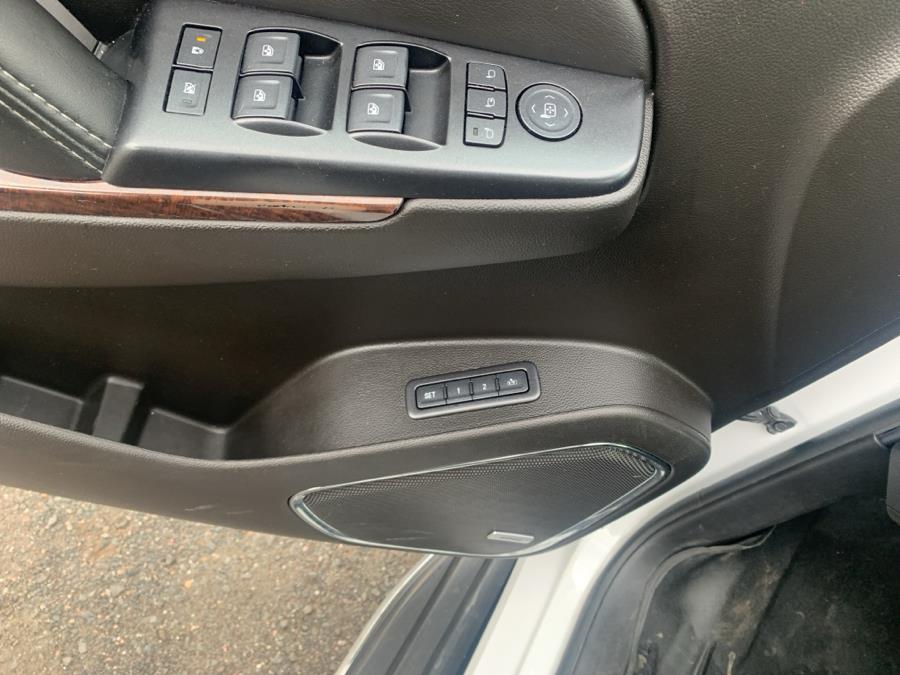 2017 GMC Yukon XL 4WD 4dr SLT photo