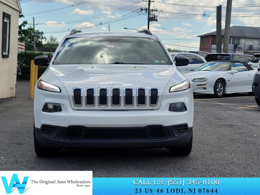 2016 Jeep Cherokee FWD 4dr Sport photo