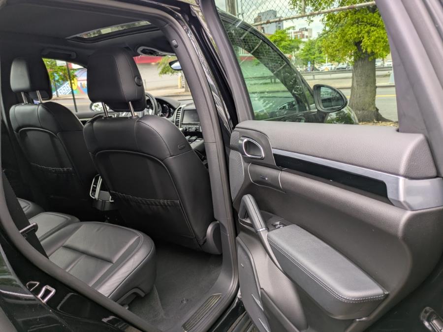 2014 Porsche Cayenne photo