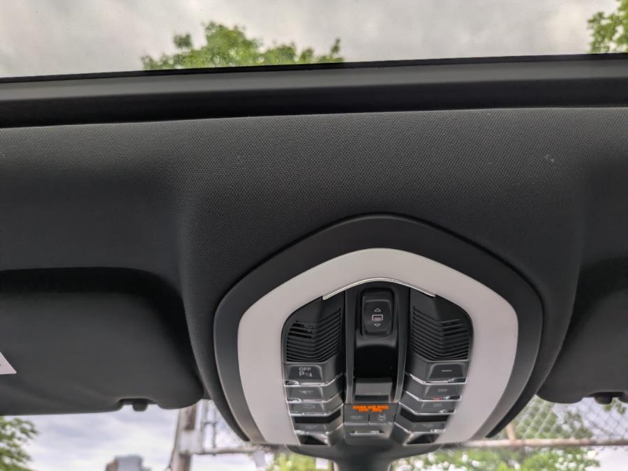 2014 Porsche Cayenne photo