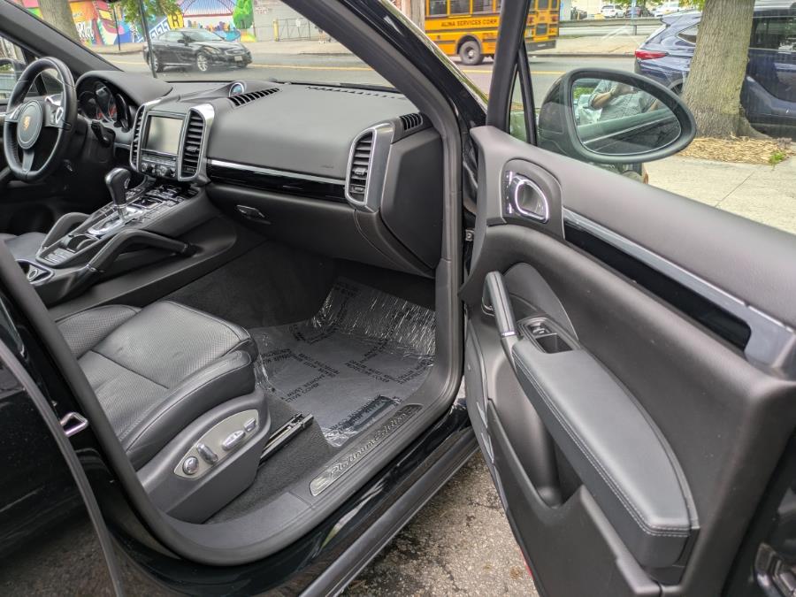2014 Porsche Cayenne photo
