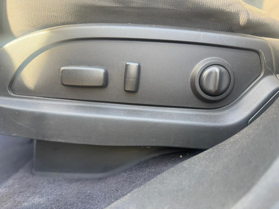 2012 Chevrolet Traverse LT photo