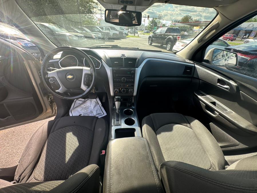 2012 Chevrolet Traverse LT photo