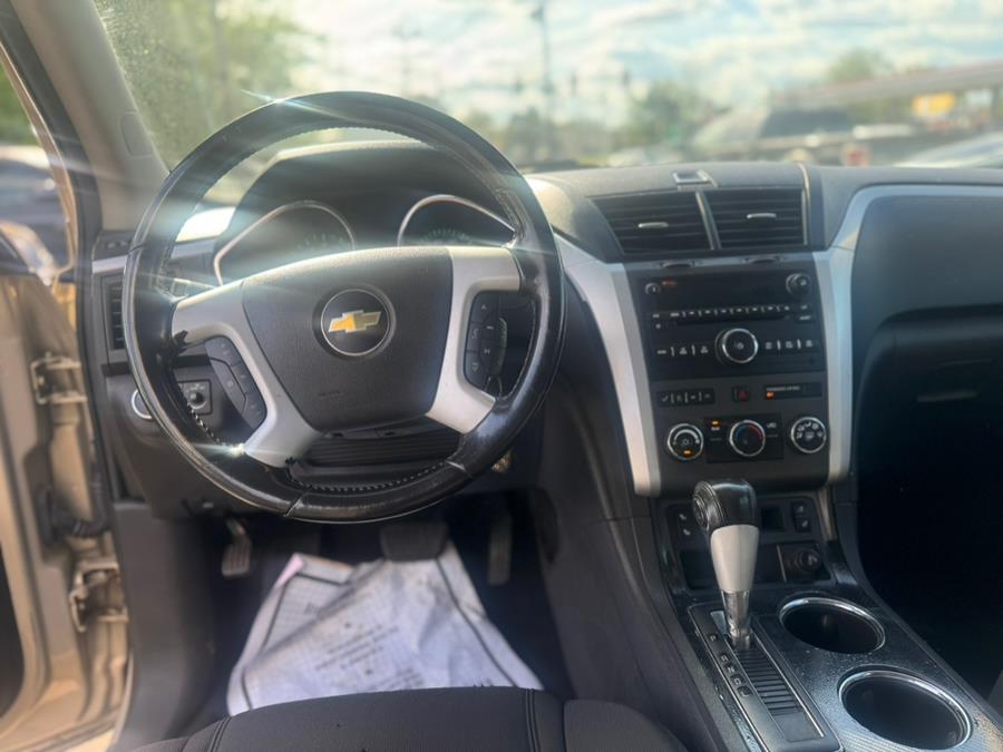 2012 Chevrolet Traverse LT photo