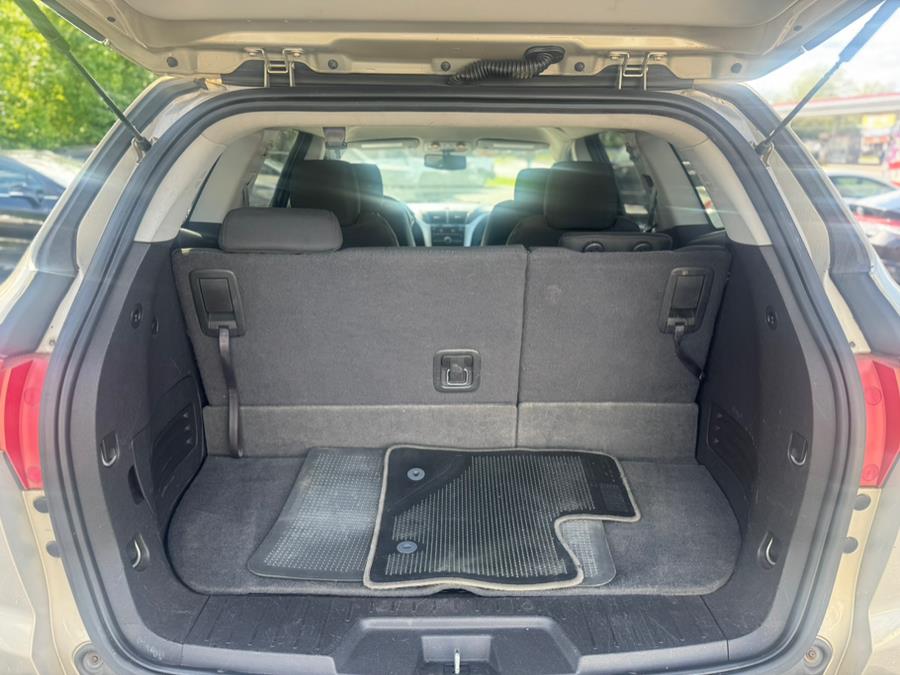 2012 Chevrolet Traverse LT photo