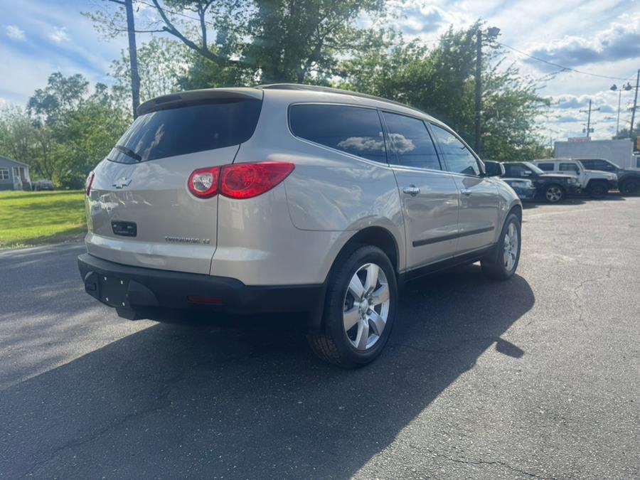 2012 Chevrolet Traverse LT photo