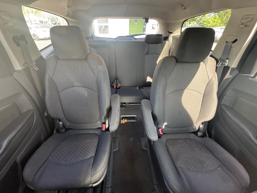 2012 Chevrolet Traverse LT photo