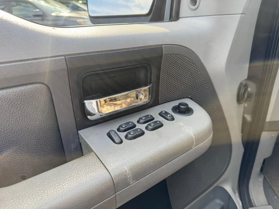 2004 Ford F-150 XLT photo