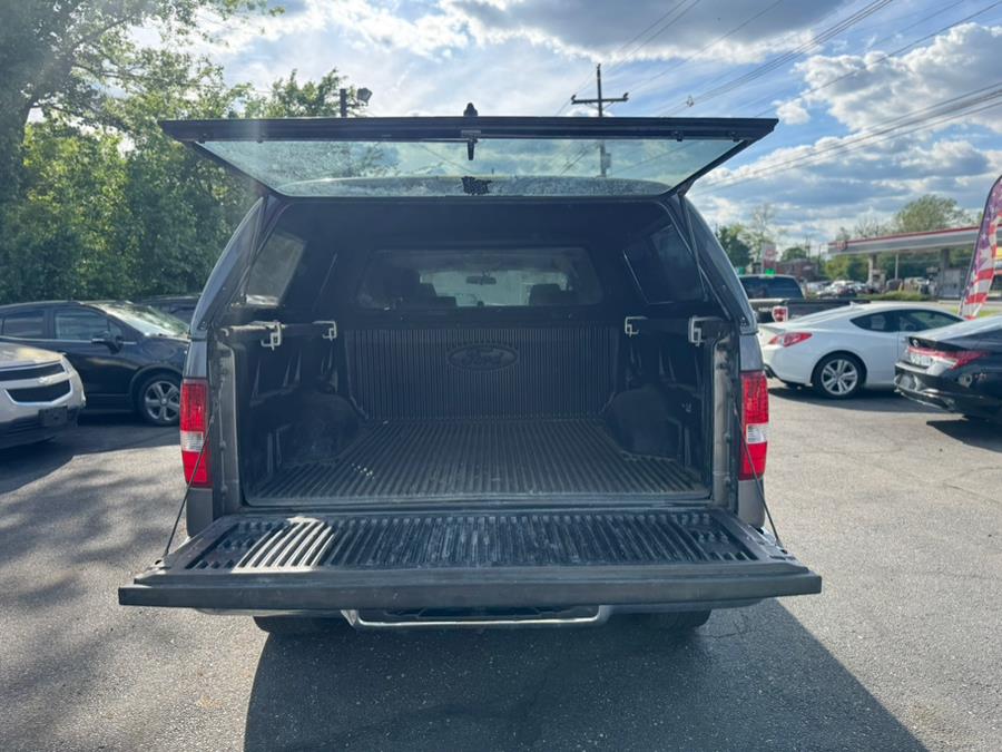 2004 Ford F-150 XLT photo