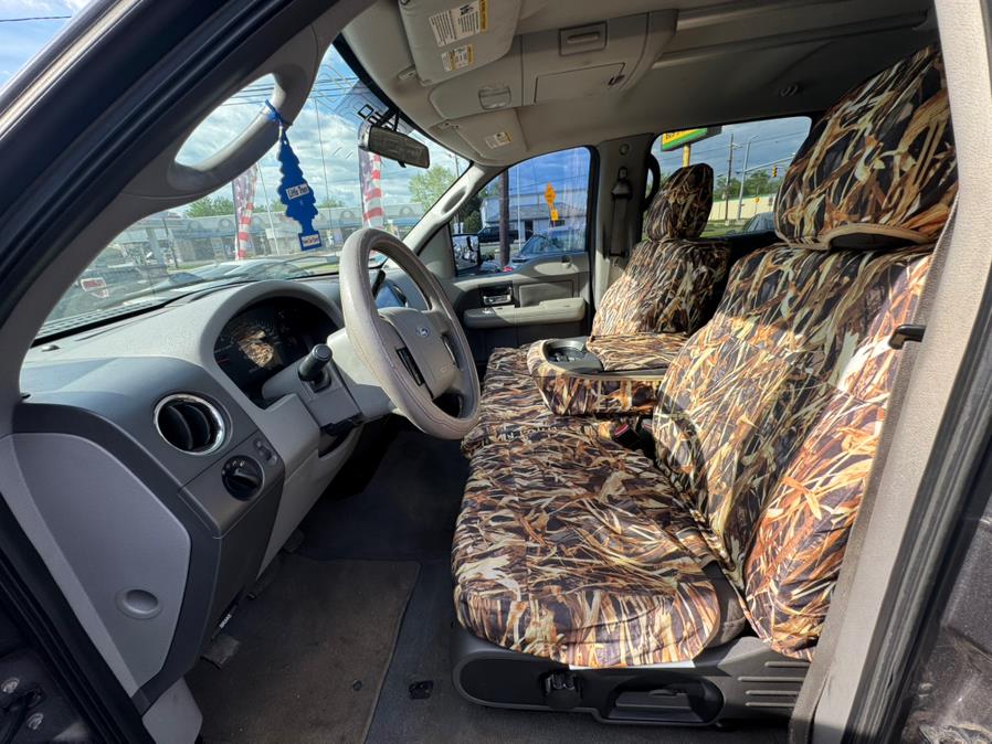 2004 Ford F-150 XLT photo
