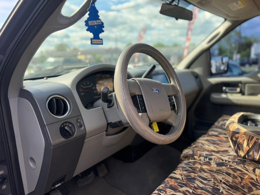 2004 Ford F-150 XLT photo