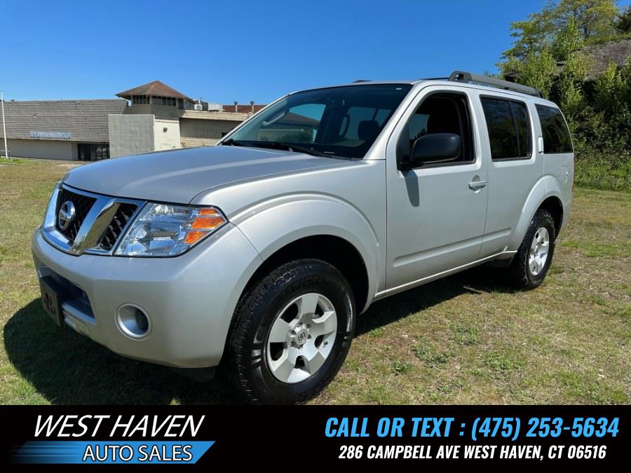 2011 Nissan Pathfinder S photo