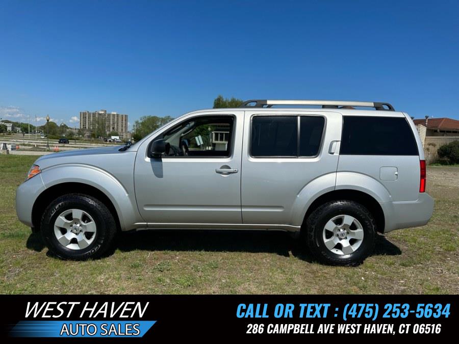 2011 Nissan Pathfinder S photo