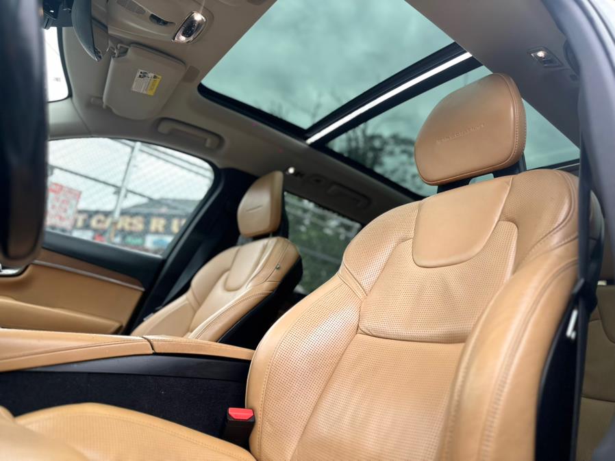 2016 Volvo XC90 T6 Inscription AWD 4dr SUV photo