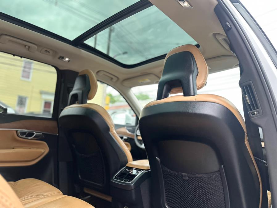 2016 Volvo XC90 T6 Inscription AWD 4dr SUV photo