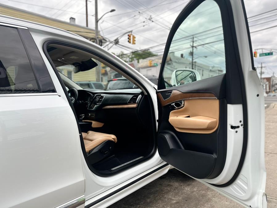 2016 Volvo XC90 T6 Inscription AWD 4dr SUV photo