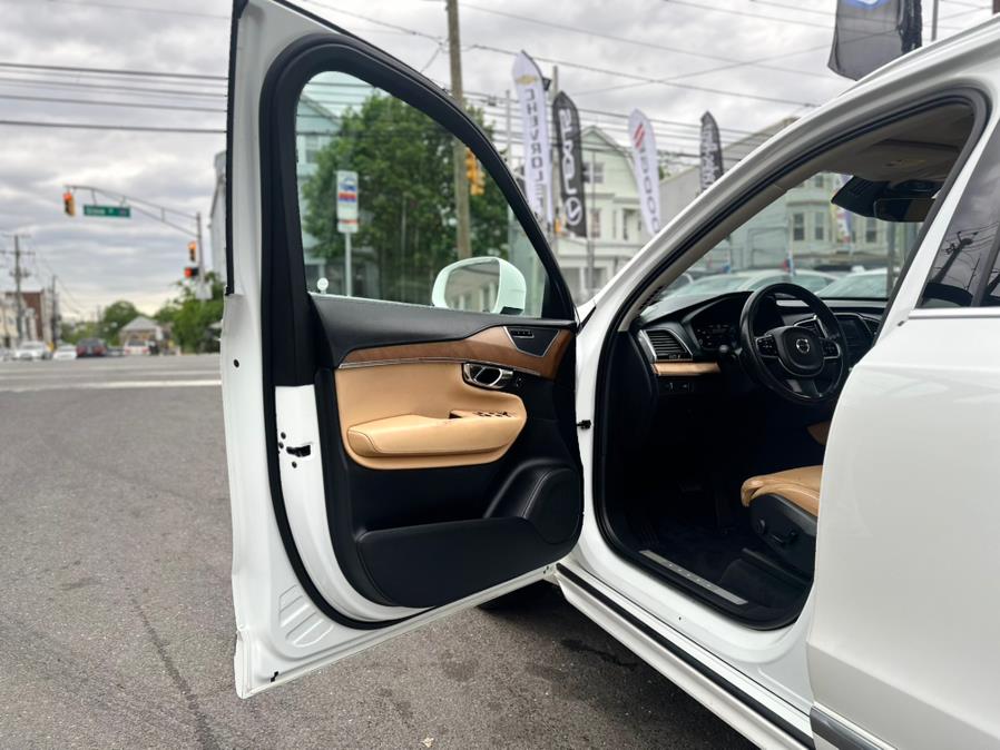 2016 Volvo XC90 T6 Inscription AWD 4dr SUV photo