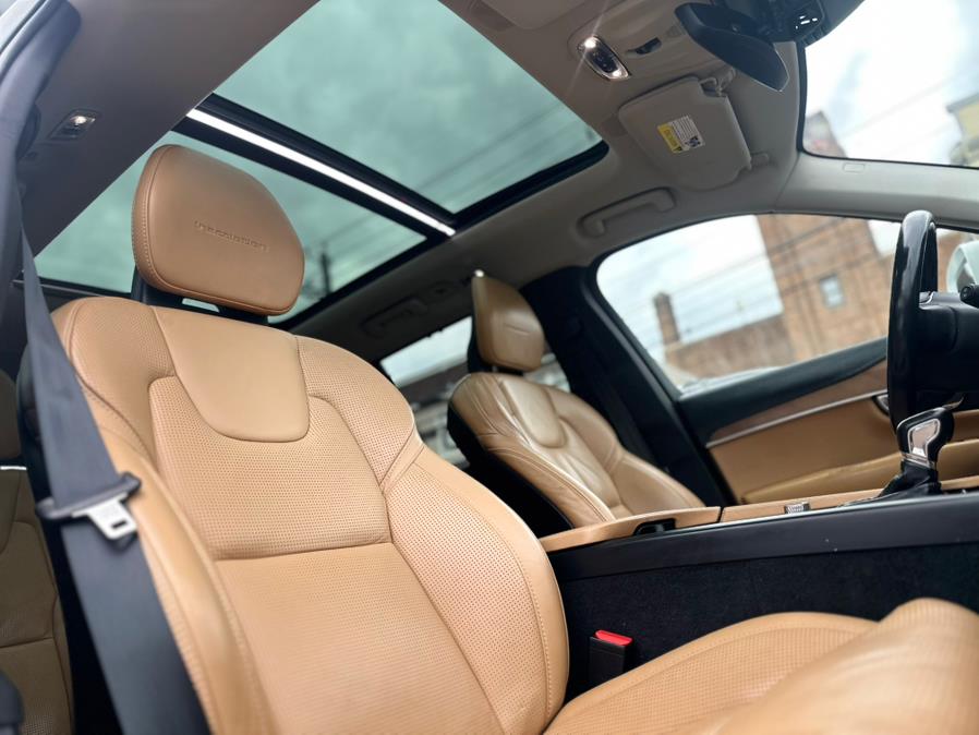 2016 Volvo XC90 T6 Inscription AWD 4dr SUV photo