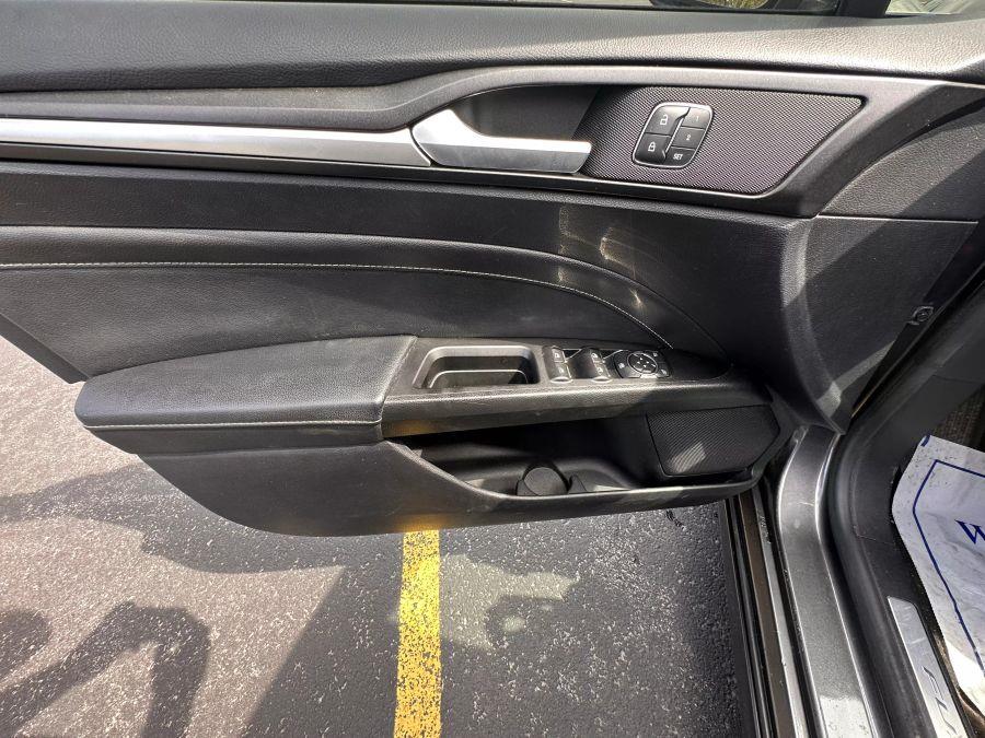2018 Ford Fusion Titanium Sedan 4D photo