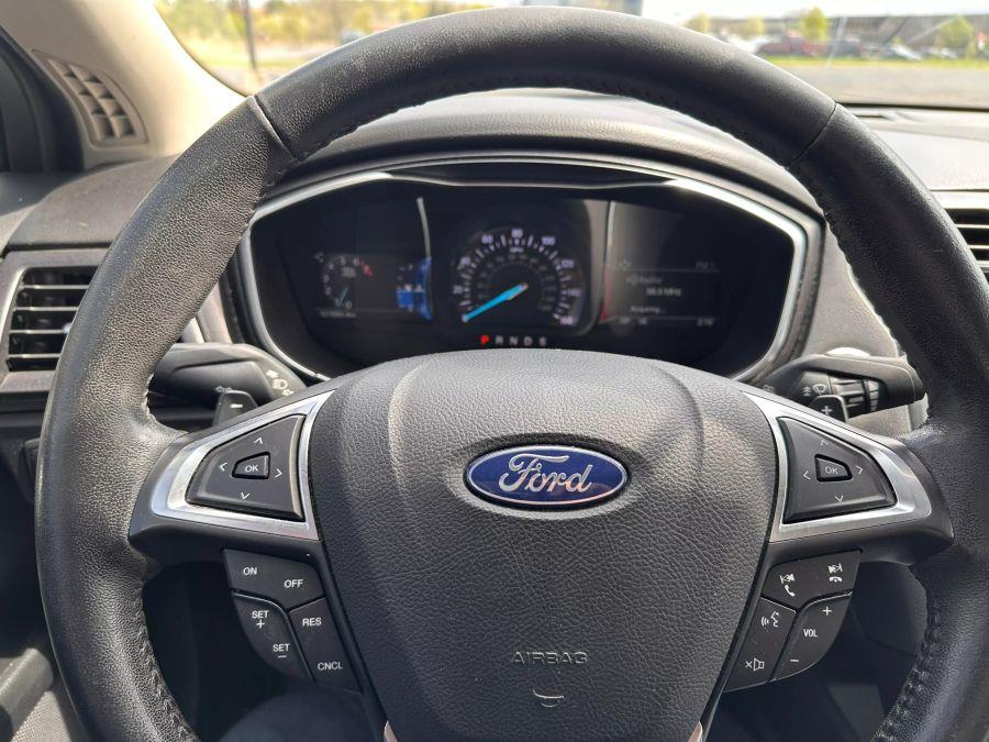2018 Ford Fusion Titanium Sedan 4D photo
