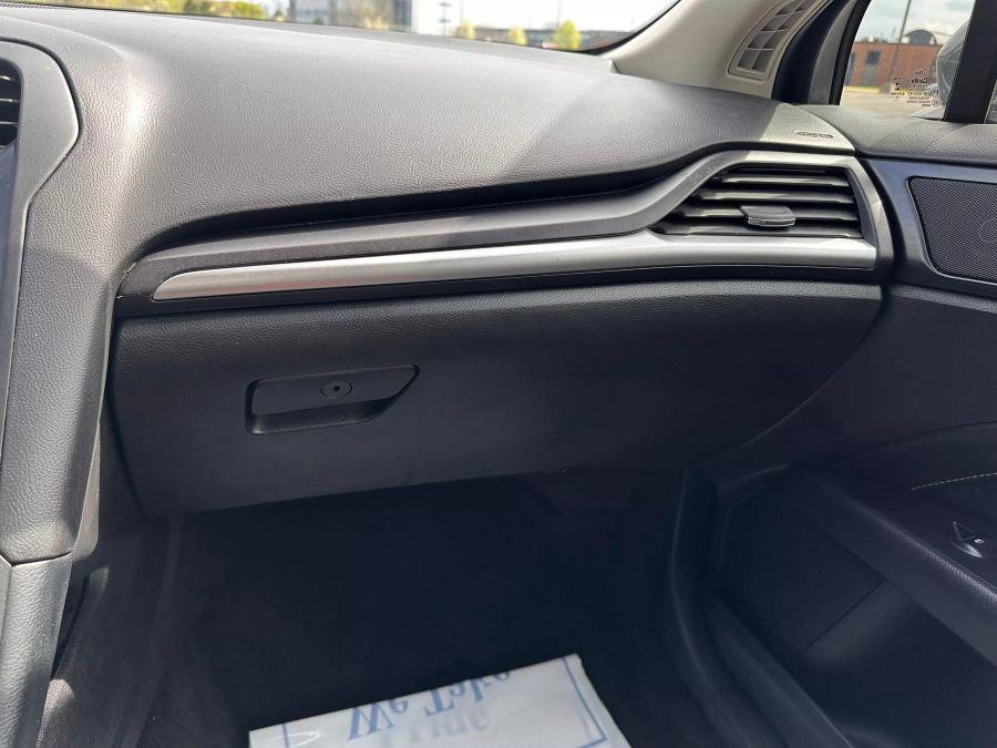 2018 Ford Fusion Titanium Sedan 4D photo