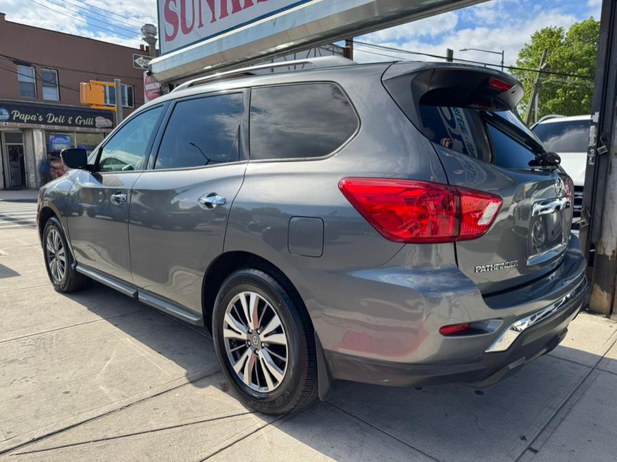 2018 Nissan Pathfinder 4x4 S photo