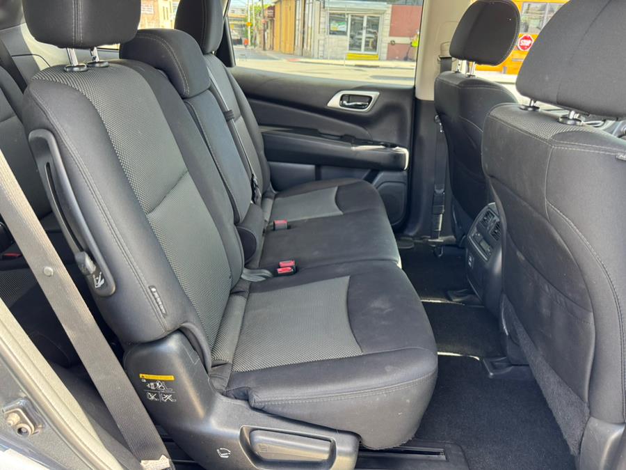 2018 Nissan Pathfinder 4x4 S photo