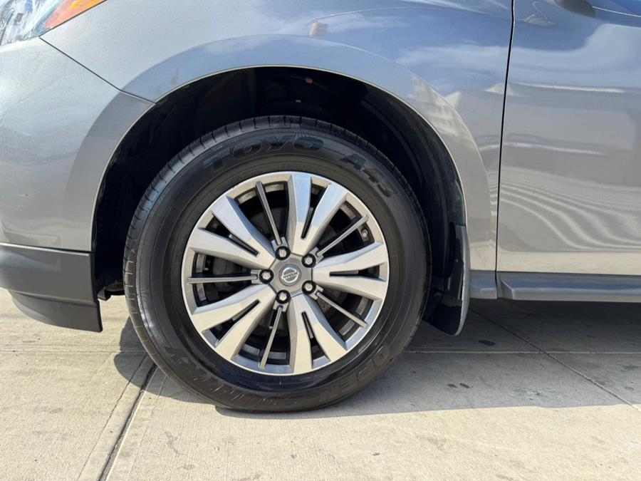 2018 Nissan Pathfinder 4x4 S photo