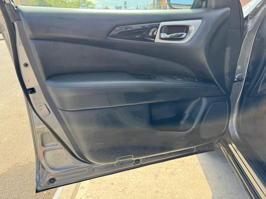 2018 Nissan Pathfinder 4x4 S photo