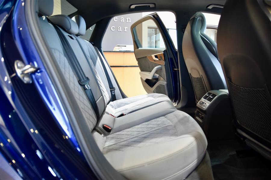 2023 Audi S4 3.0T quattro Premium Plus photo